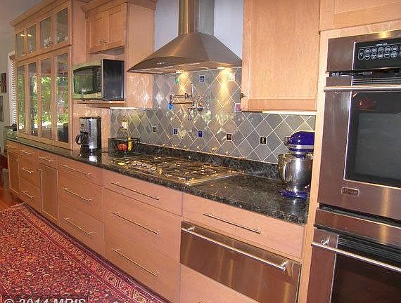 4th image of 613 Tennyson Ave