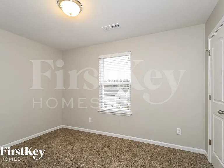 5924 Odenton Ln — Photo 12