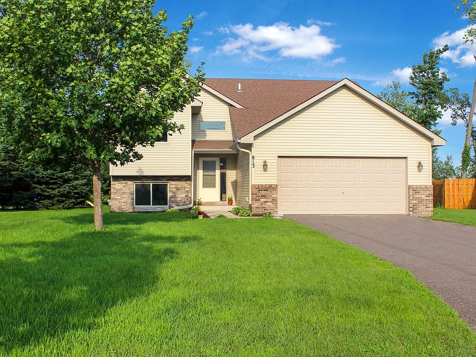 1st image of 813 Isanti Pkwy NW