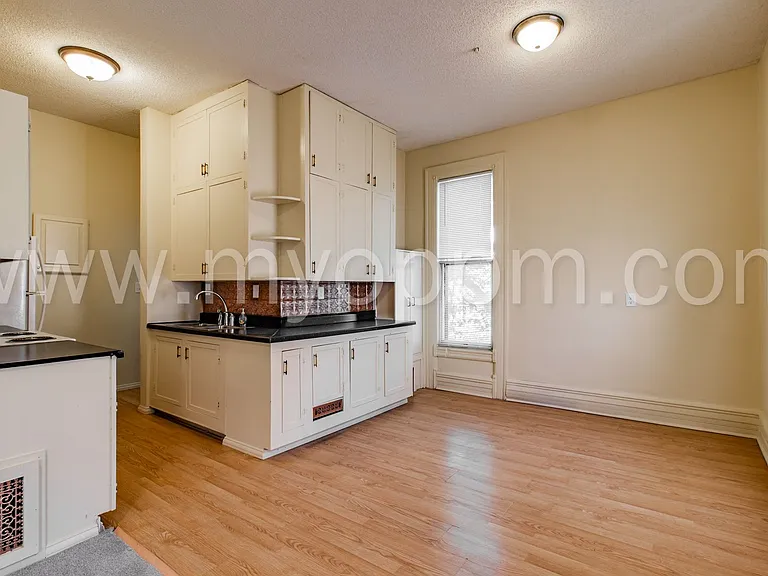 1146 S 32nd St — Photo 11