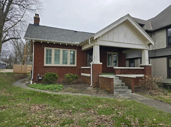 404 N Madriver St, Bellefontaine, OH 43311
