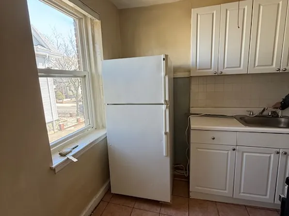 8 Walnut St, Everett, MA 02149