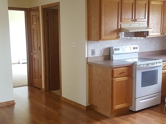 2nd image of 8405 Captons Ln