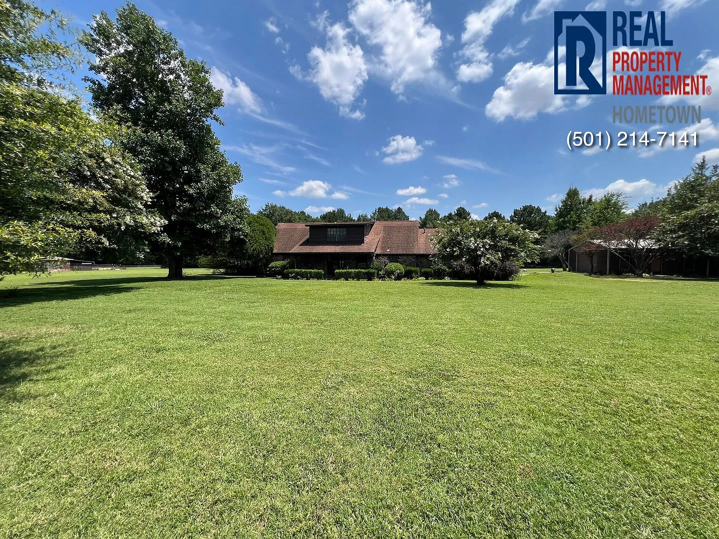 Gorgeous 4-Bedroom 3-Bath Home For Rent in Bryant! — Photo 2