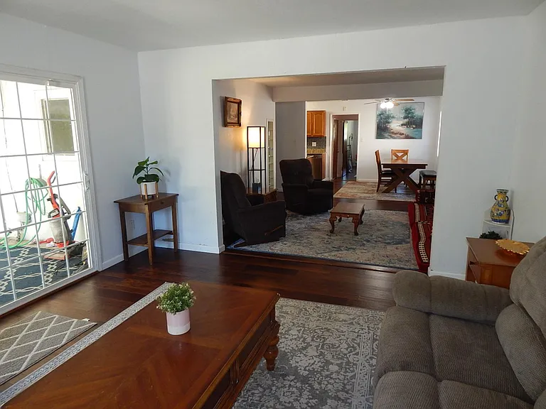 1020 Snyder Dr — Photo 8