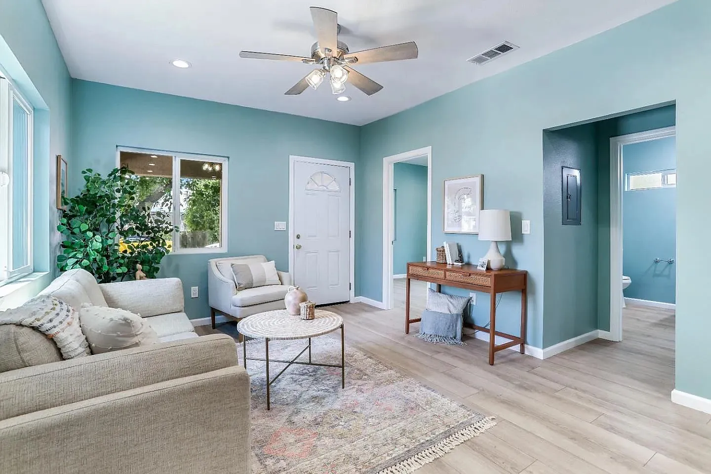 4 bed, 1343 sqft, $2,800 — Photo 1