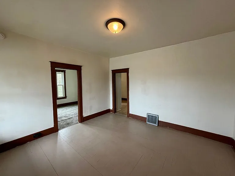 1305 Merrill Ave — Photo 6