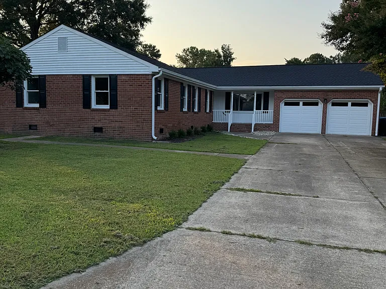 816 Moffat Ln — Photo 1
