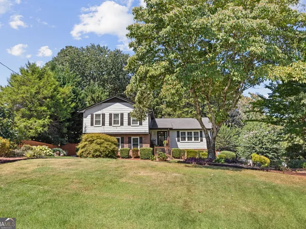 229 Coeur Pl SW, Lilburn, GA 30047