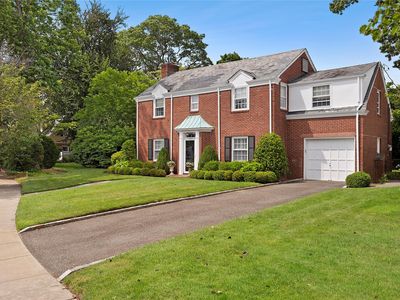 93 Fountain Avenue, Rockville Centre, NY, 11570