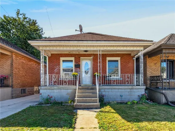 21 Cameron Ave N, Hamilton, ON L8H 4Y9