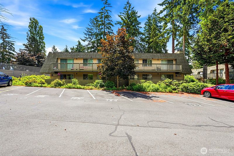 3rd image of 1414 154th Avenue NE #4403