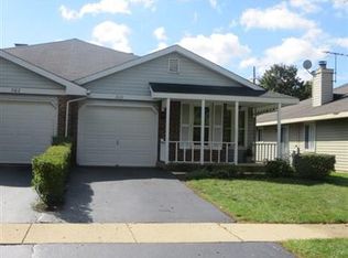 200 Pier Ct, Naperville, IL 60565