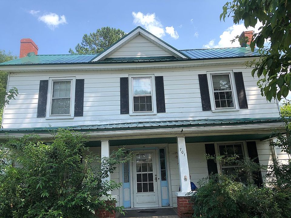 1st image of 701 Roanoke St