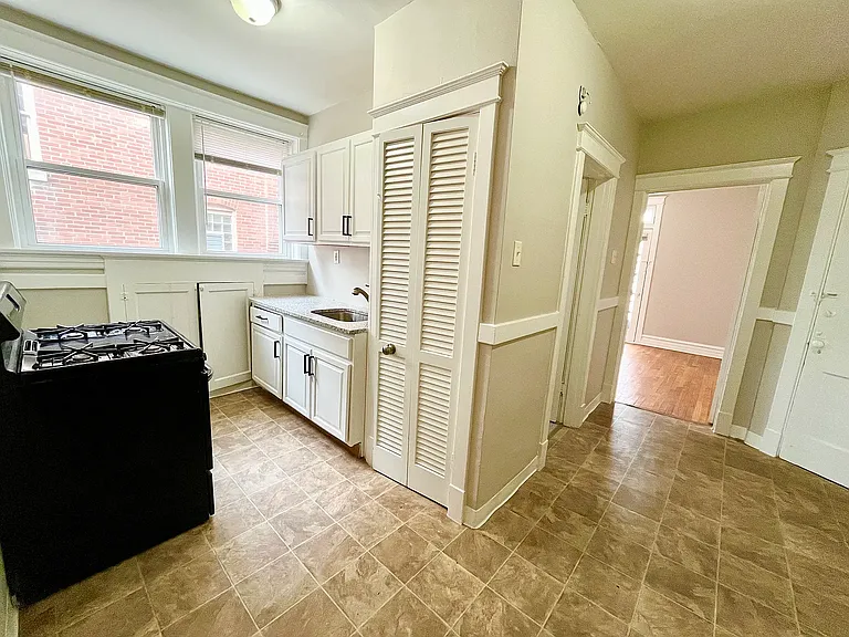 1203 Wilmington Ave #1W — Photo 7