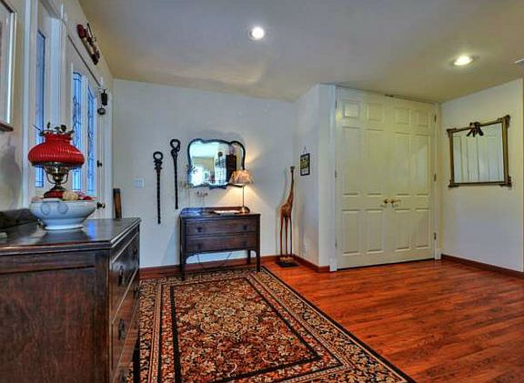 3rd image of 2314 Rosita Ave