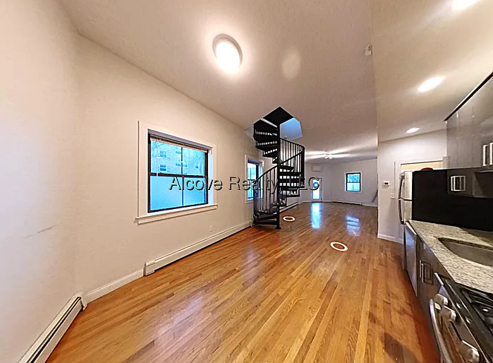 3 bed, 1.5 bath, $3,900 — Photo 4