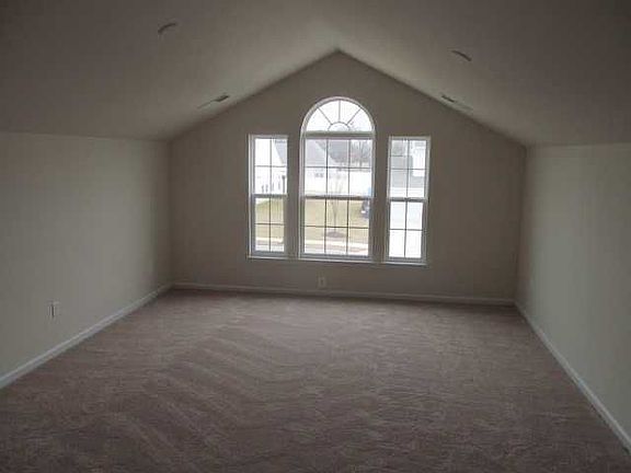5th image of 402 Embert Dr