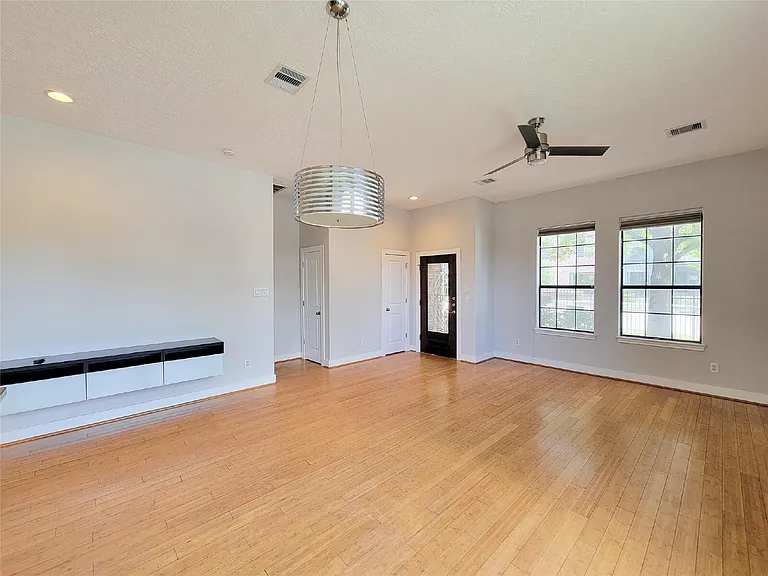 1414 Emancipation Ave — Photo 5