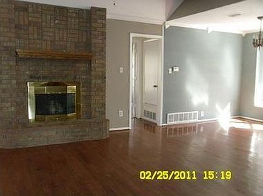 2nd image of 2621 Carten St