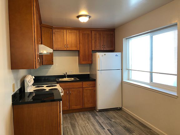 4th image of 6036 Mission St #17
