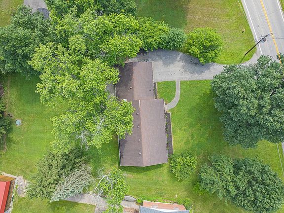 2nd image of 6718 Springdale Rd