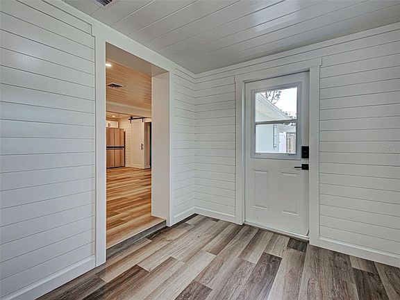 4th image of 425 YALE STREET