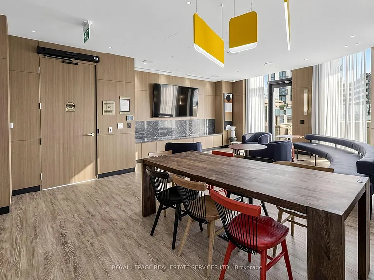 25 Cordova Ave #1210 — Photo 47