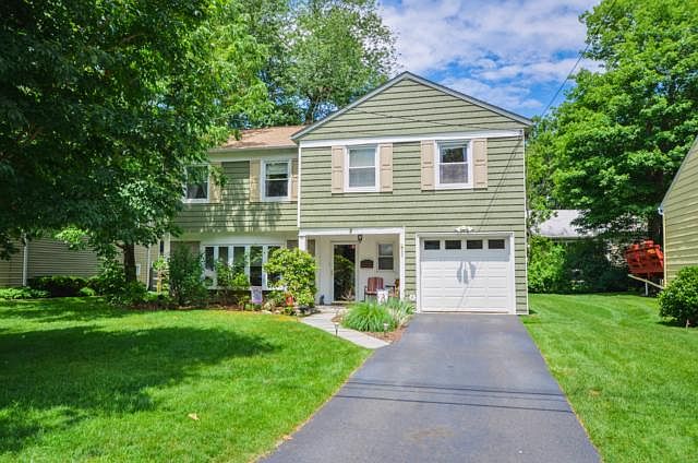1st image of 8 Plymouth Pl