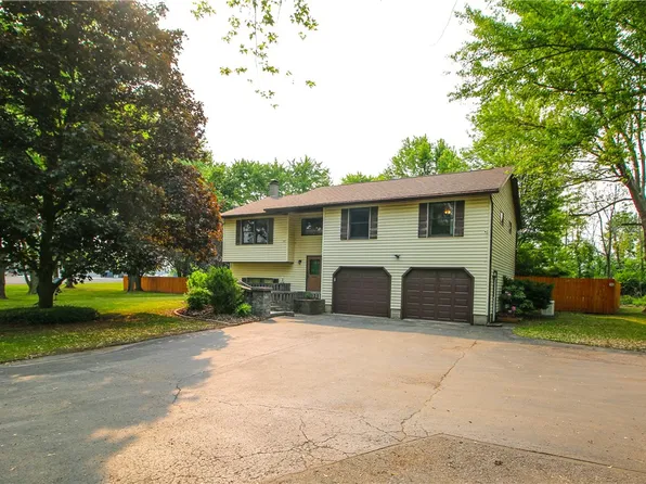 2586 Lake Rd, Hilton, NY 14468