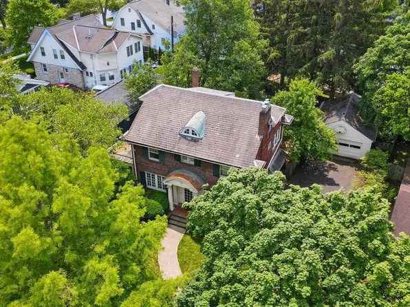 1875 King Ave, Upper Arlington, OH 43212