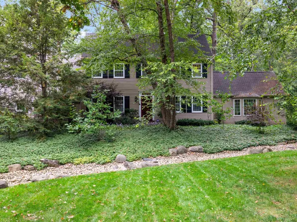2699 Hickory Ave, Rockford, IL 61114