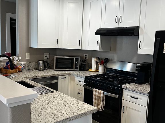 3rd image of 405 Sanibelle Cir Unit 31