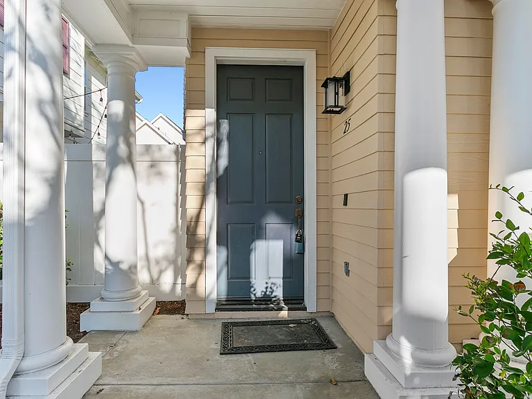 25 Tarleton Ln — Photo 3