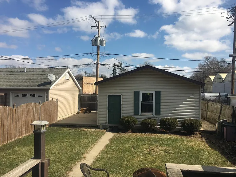 10725 S Artesian Ave — Photo 10