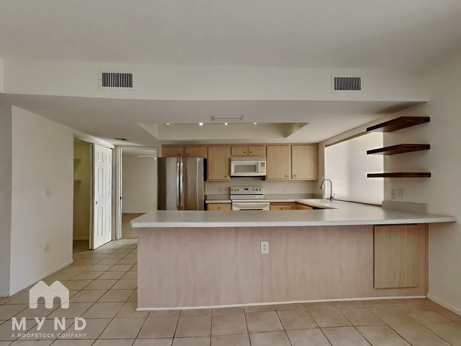 3 bed, 2.0 bath, 1930 sqft, $2,775 — Photo 4