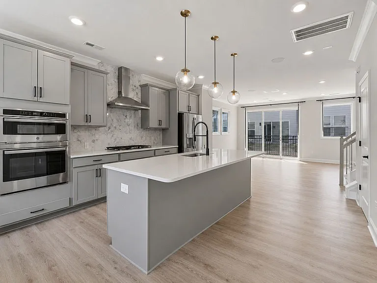 5029 Westmead Ln — Photo 3