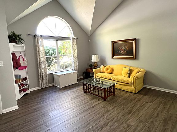 5th image of 9860 Youngwood Ln
