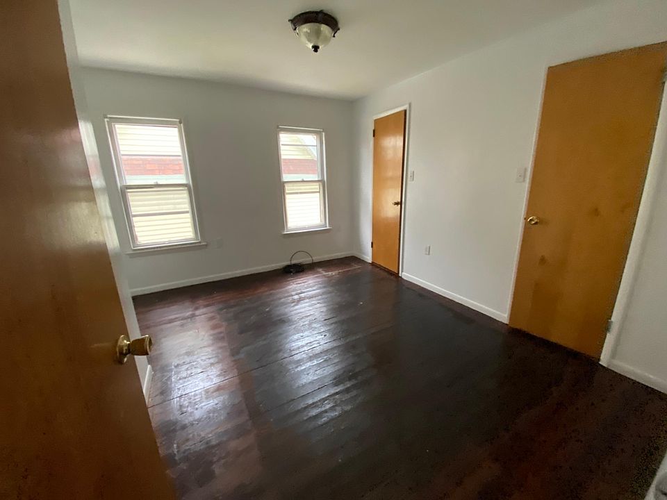 2nd image of 1632 Penn Ave #2