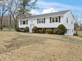 6 Myrtle St, Mendon, MA 01756