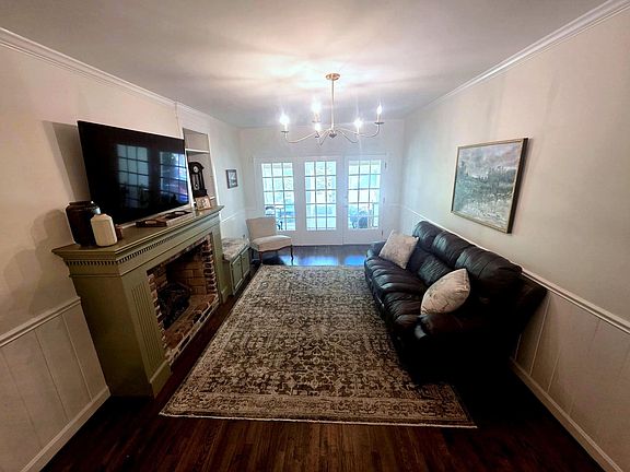 2nd image of 1022 Santee Dr.
