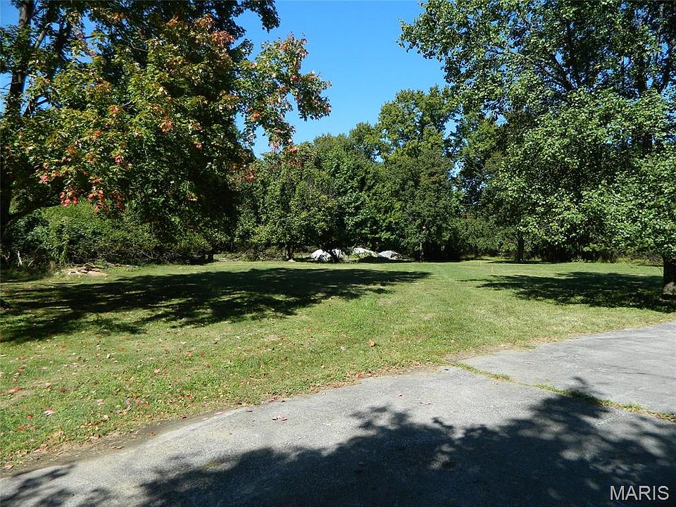 1st image of 19 Chamblee Ln