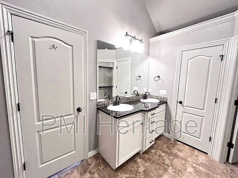 206 Peyton St — Photo 16