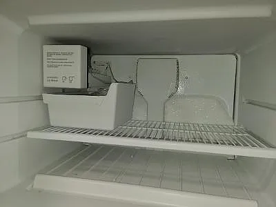 Ice maker in Refrigerator