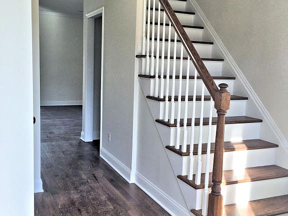 5th image of 2207 Glenwood Dr