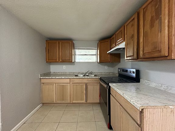 3rd image of 1616 E River Cove St