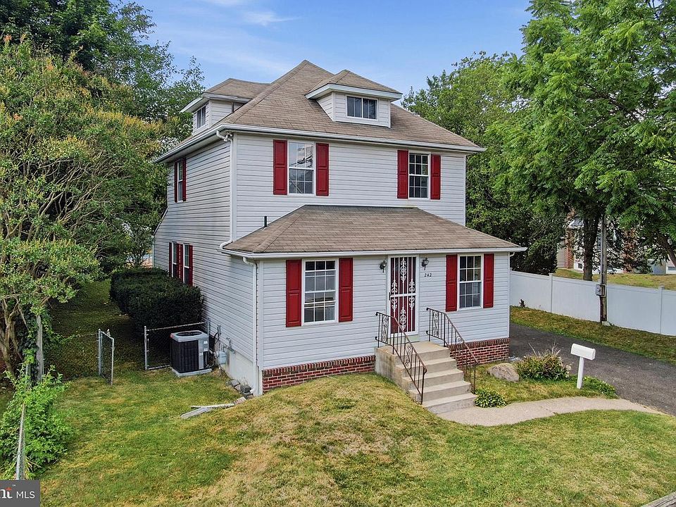 1st image of 242 Trenton Ave