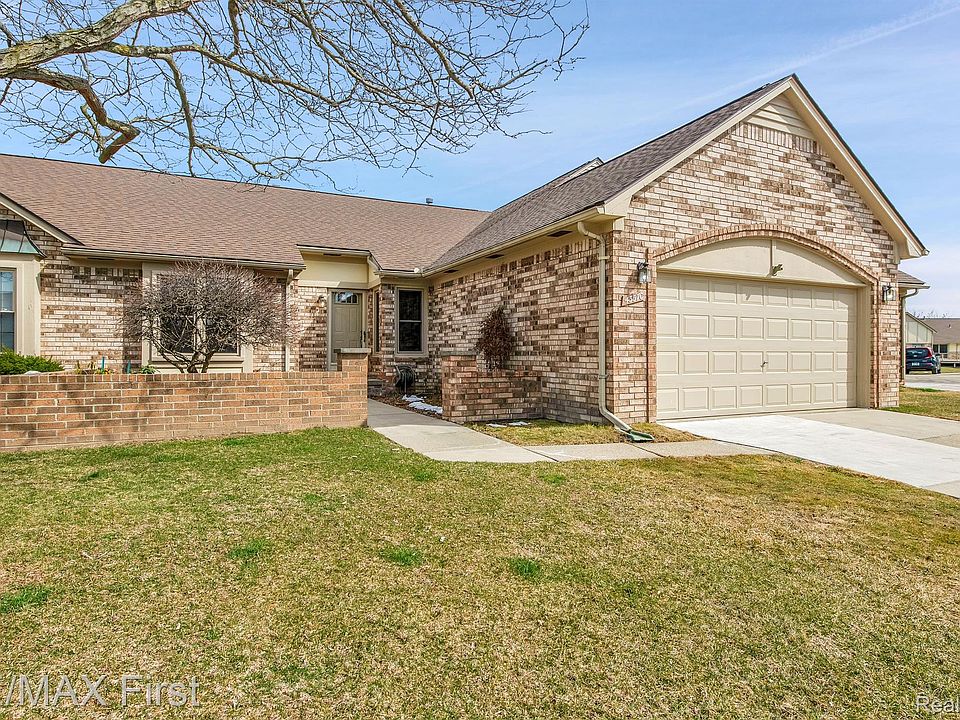 1st image of 43570 Riverbend Dr N