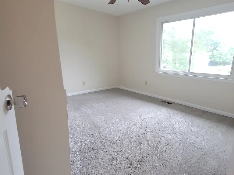 5843 Pettigrew Dr — Photo 13