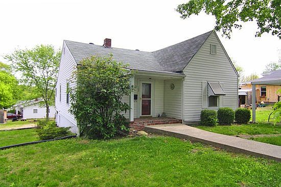 2nd image of 102 Estes St